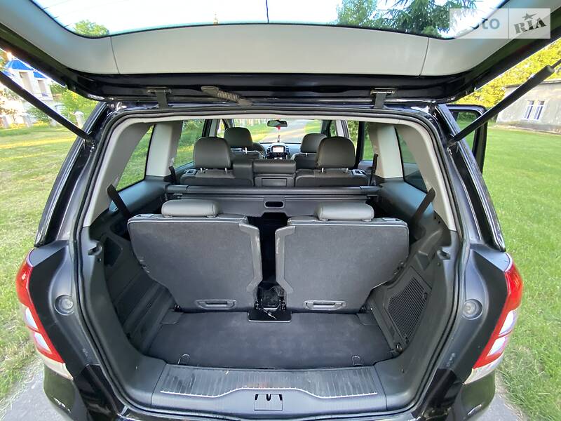 Мінівен Opel Zafira 2010 в Луцьку