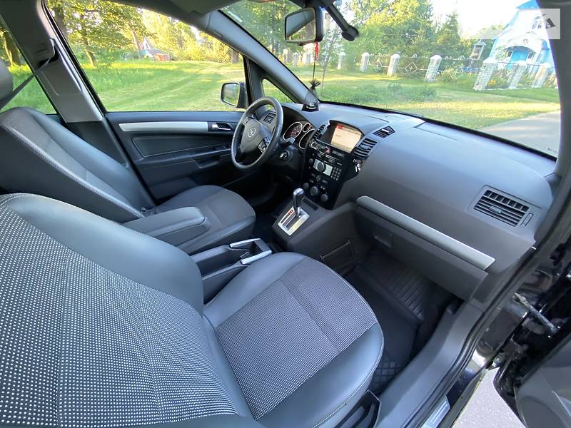 Мінівен Opel Zafira 2010 в Луцьку