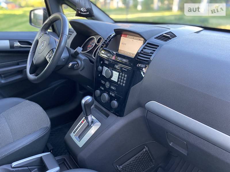 Мінівен Opel Zafira 2010 в Луцьку