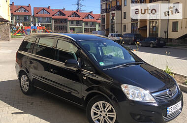 Минивэн Opel Zafira 2010 в Черновцах