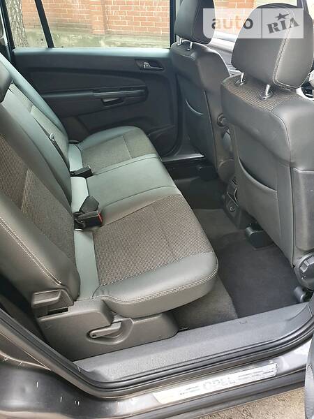 Мінівен Opel Zafira 2010 в Тернополі