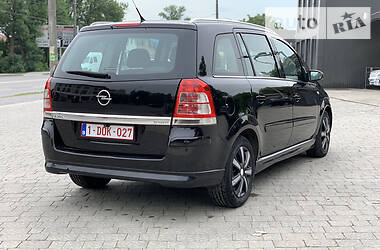 Мінівен Opel Zafira 2009 в Івано-Франківську