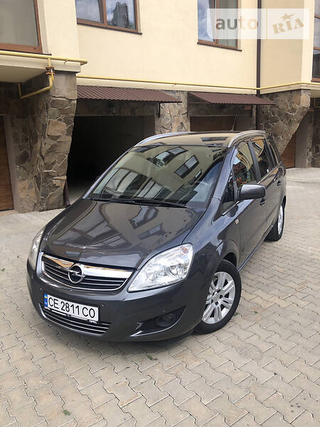 Мінівен Opel Zafira 2011 в Чернівцях