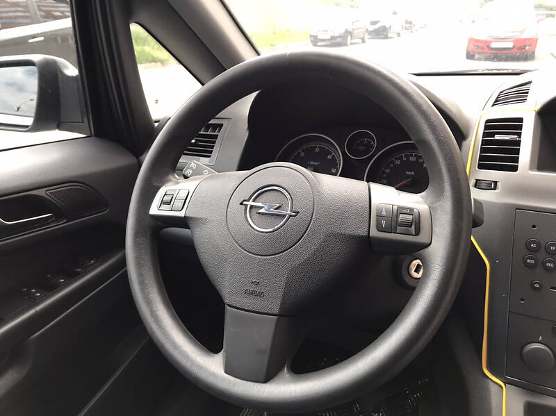 Мінівен Opel Zafira 2008 в Рівному
