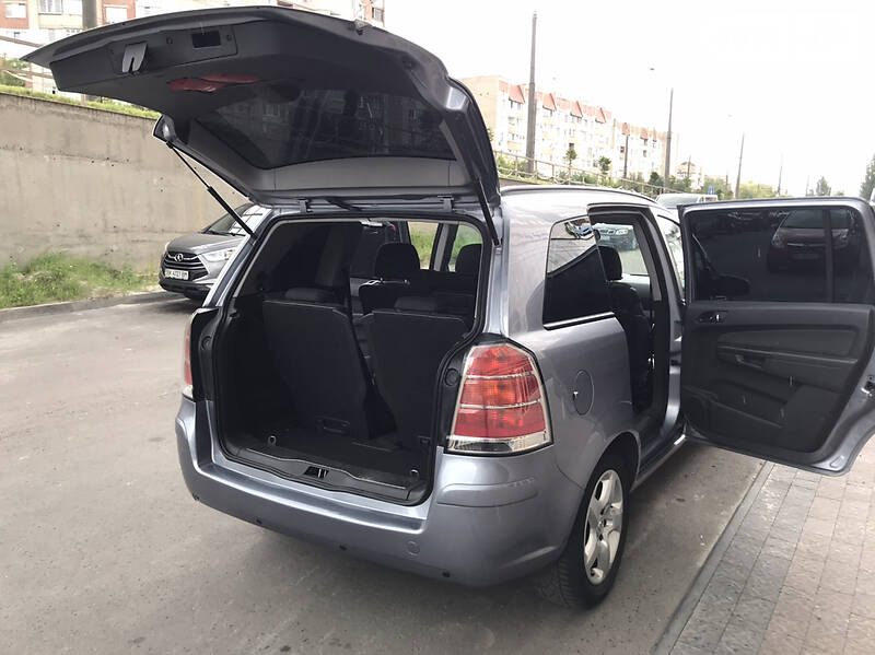 Мінівен Opel Zafira 2008 в Рівному