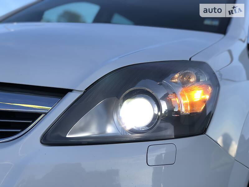 Мінівен Opel Zafira 2009 в Дрогобичі