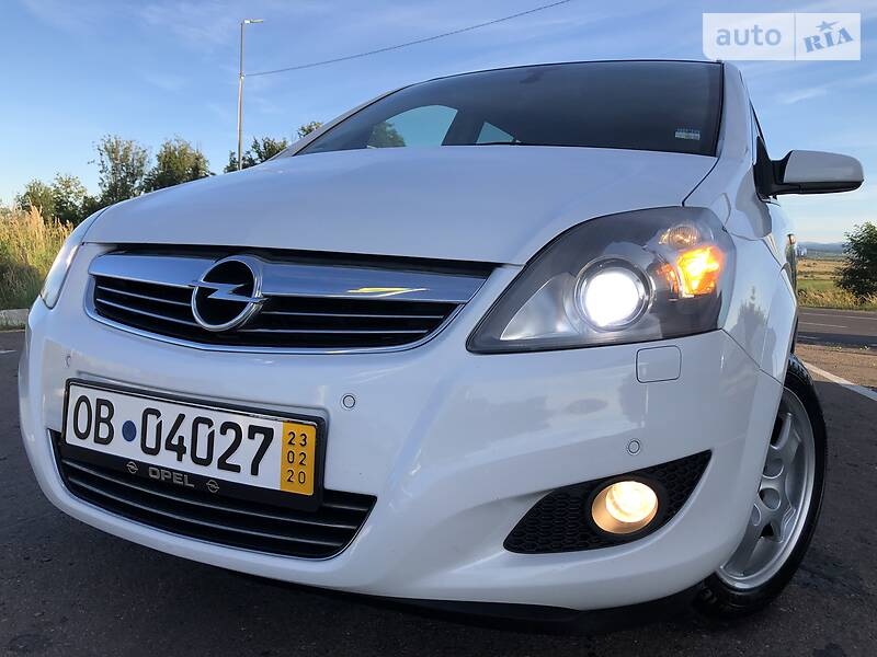 Мінівен Opel Zafira 2009 в Дрогобичі