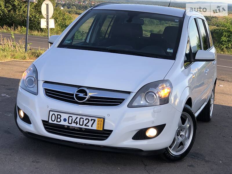 Мінівен Opel Zafira 2009 в Дрогобичі