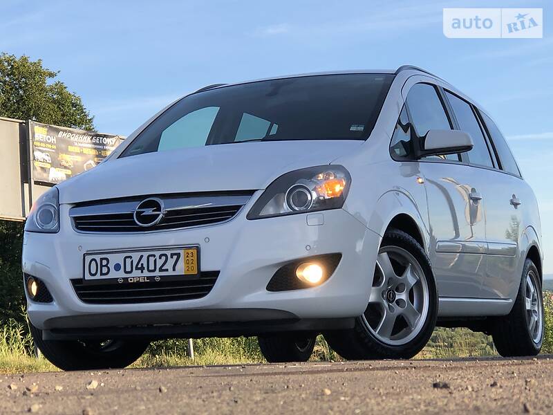 Мінівен Opel Zafira 2009 в Дрогобичі
