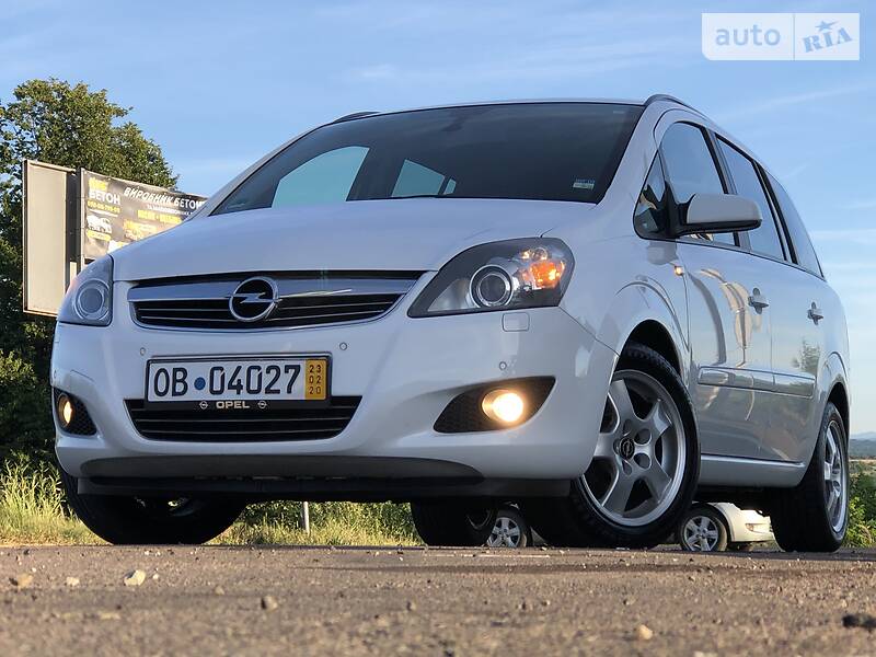Мінівен Opel Zafira 2009 в Дрогобичі