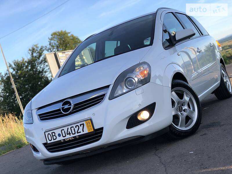 Мінівен Opel Zafira 2009 в Дрогобичі