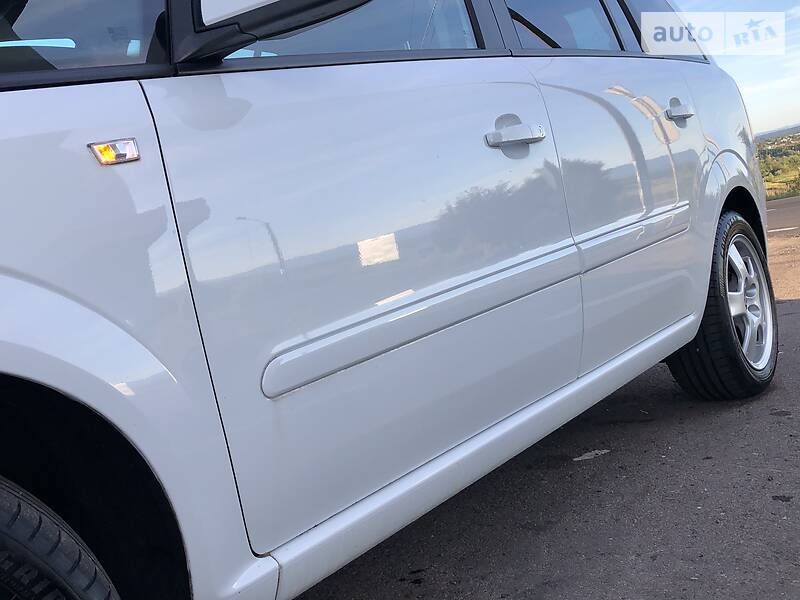 Мінівен Opel Zafira 2009 в Дрогобичі