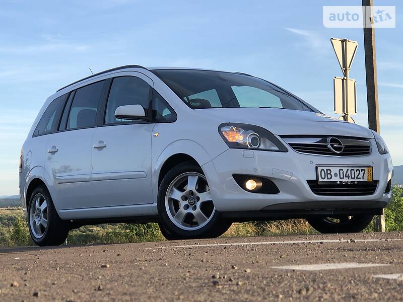 Мінівен Opel Zafira 2009 в Дрогобичі