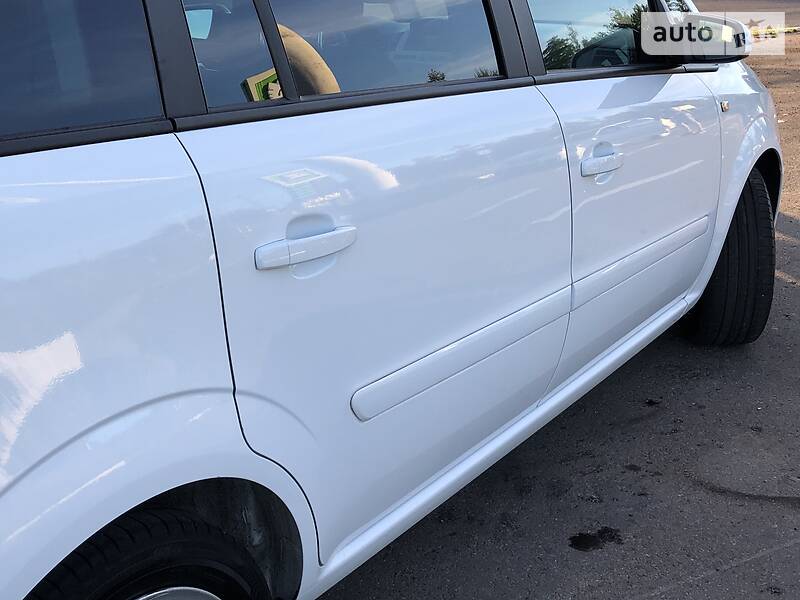 Мінівен Opel Zafira 2009 в Дрогобичі