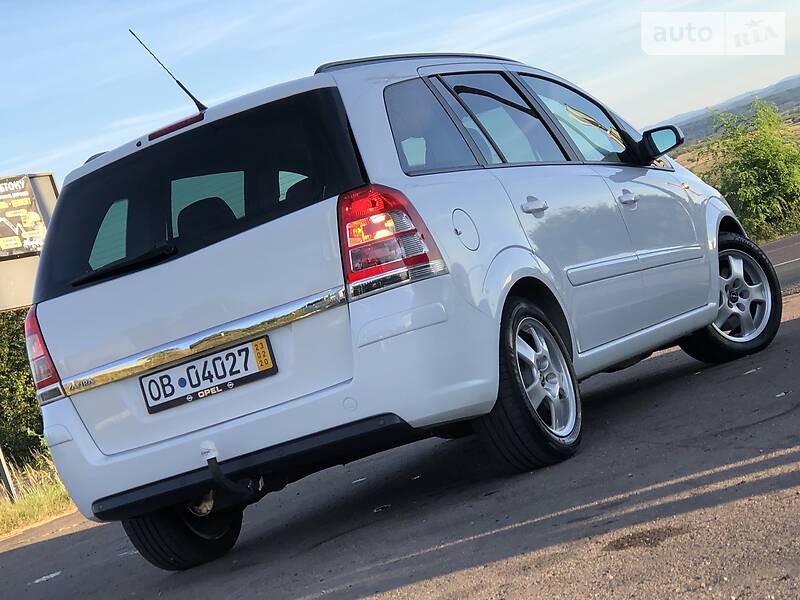 Мінівен Opel Zafira 2009 в Дрогобичі