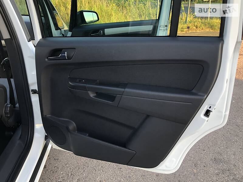 Мінівен Opel Zafira 2009 в Дрогобичі