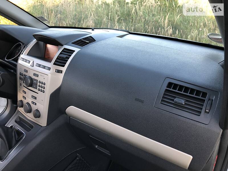 Мінівен Opel Zafira 2009 в Дрогобичі