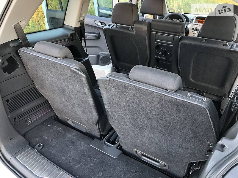 Мінівен Opel Zafira 2009 в Дрогобичі