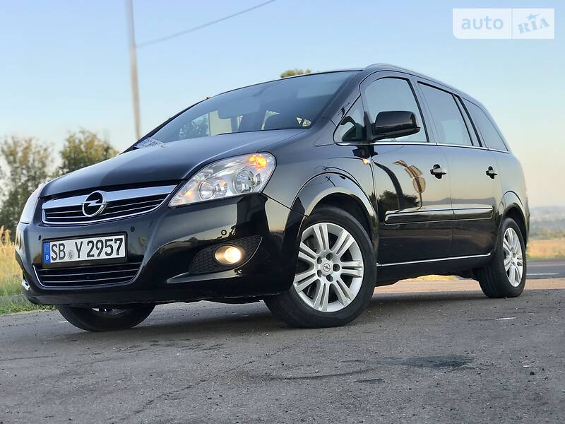 Мінівен Opel Zafira 2010 в Дрогобичі