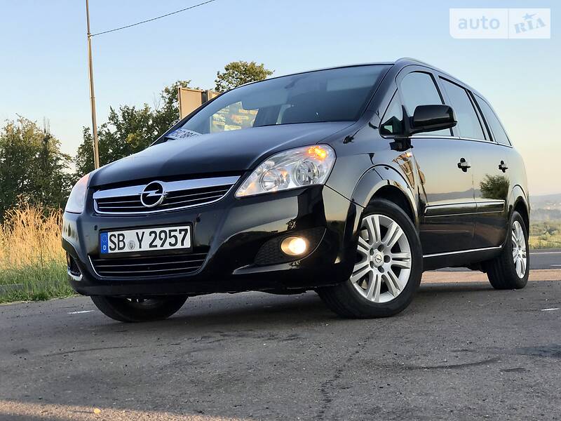Мінівен Opel Zafira 2010 в Дрогобичі