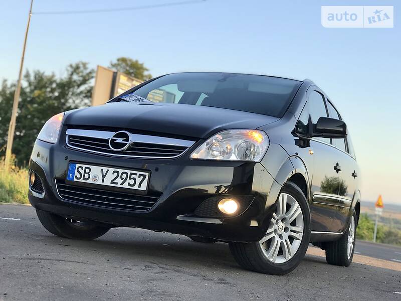 Мінівен Opel Zafira 2010 в Дрогобичі