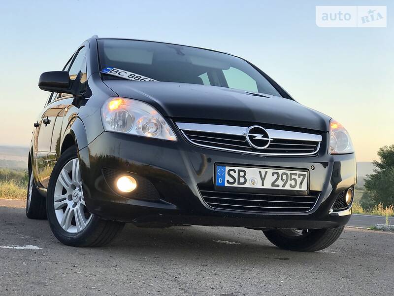Мінівен Opel Zafira 2010 в Дрогобичі