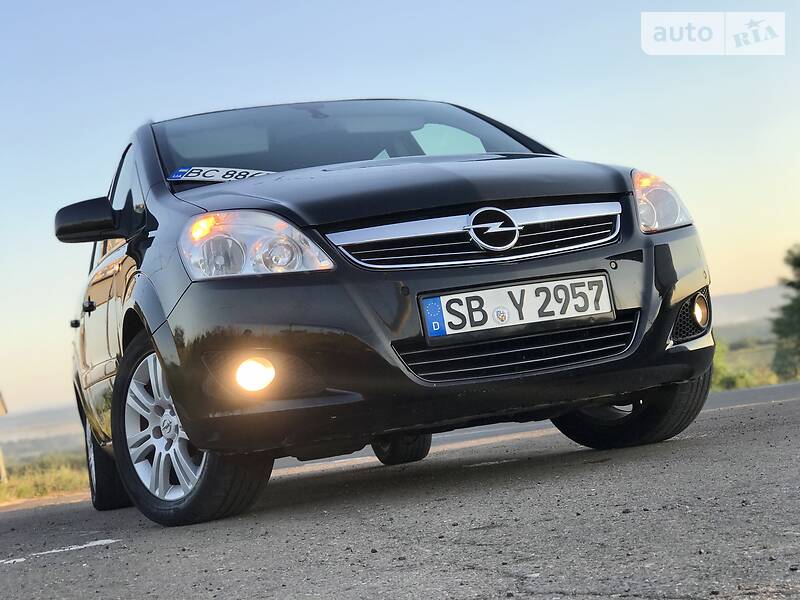 Мінівен Opel Zafira 2010 в Дрогобичі