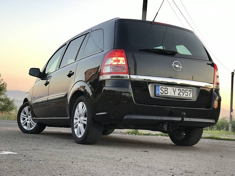 Мінівен Opel Zafira 2010 в Дрогобичі