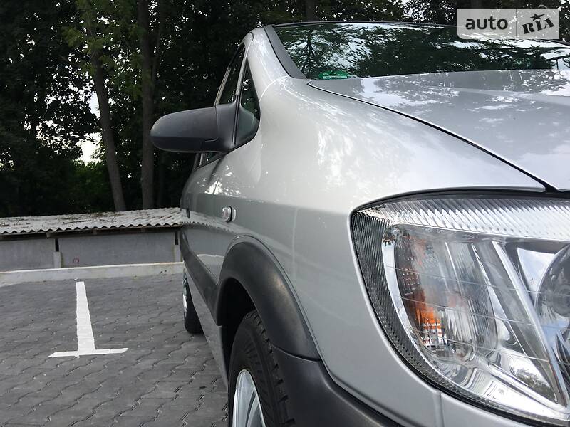 Універсал Opel Zafira 2003 в Вінниці