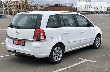 Минивэн Opel Zafira 2009 в Киеве