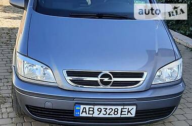 Минивэн Opel Zafira 2004 в Виннице