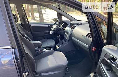 Минивэн Opel Zafira 2009 в Киеве