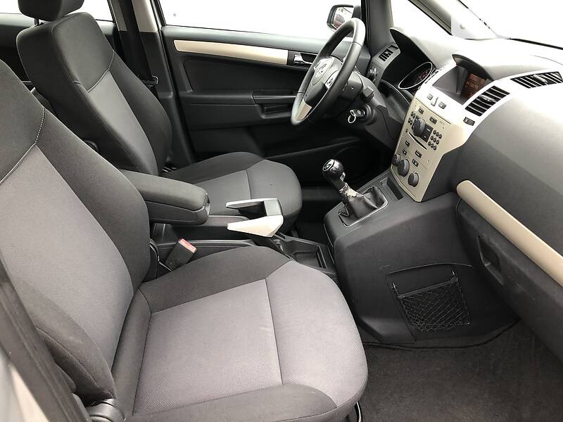 Универсал Opel Zafira 2008 в Киеве