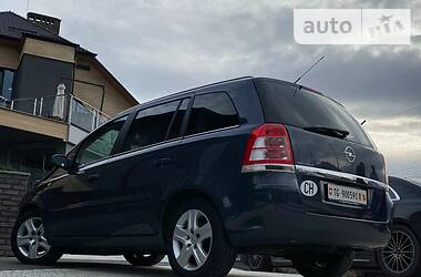 Мінівен Opel Zafira 2008 в Стрию