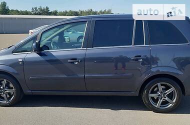 Мінівен Opel Zafira 2010 в 