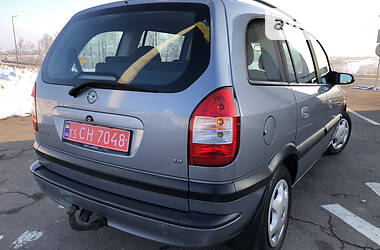 Минивэн Opel Zafira 2004 в Дрогобыче