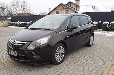 Opel Zafira 2016