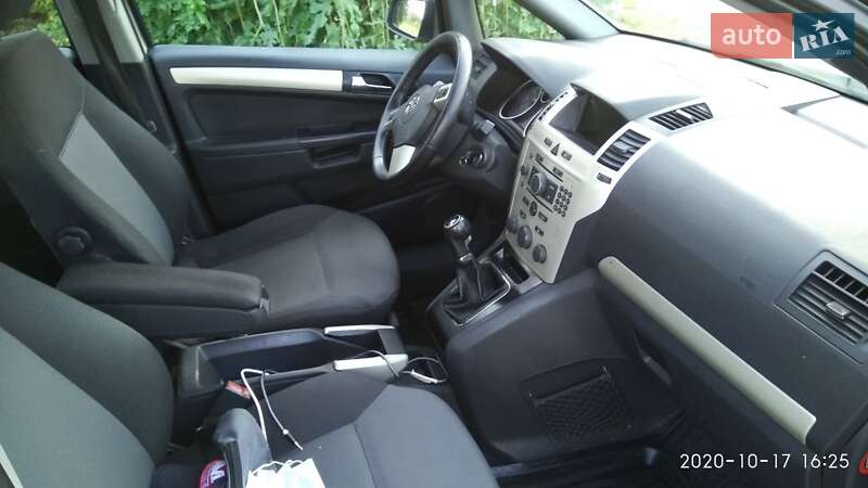 Минивэн Opel Zafira 2008 в Павлограде