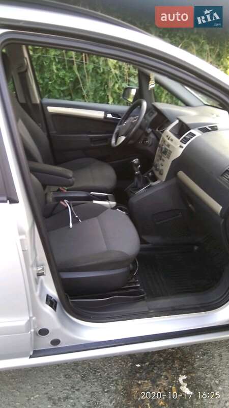 Минивэн Opel Zafira 2008 в Павлограде