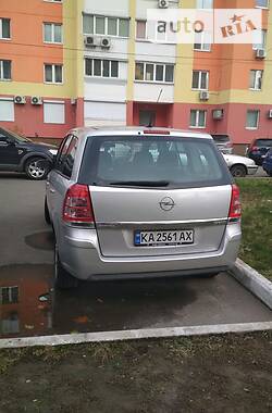 Минивэн Opel Zafira 2008 в Киеве