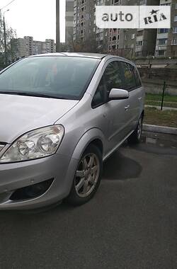 Минивэн Opel Zafira 2008 в Киеве