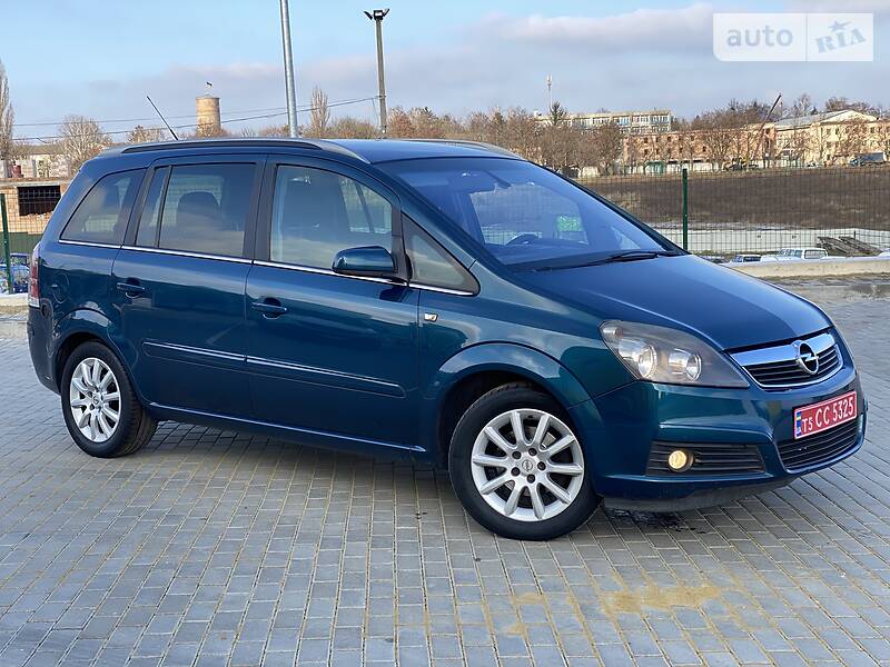 Универсал Opel Zafira 2006 в Ровно