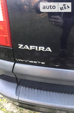 Минивэн Opel Zafira 2003 в Сторожинце