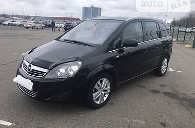 Универсал Opel Zafira 2011 в Киеве