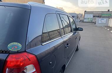 Универсал Opel Zafira 2009 в Ровно