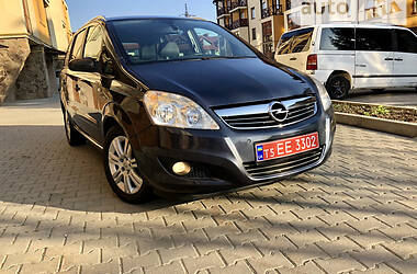 Минивэн Opel Zafira 2009 в Черновцах