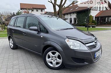 Універсал Opel Zafira 2008 в Івано-Франківську