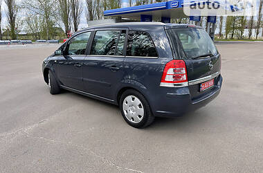 Універсал Opel Zafira 2009 в Сумах