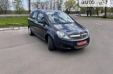 Універсал Opel Zafira 2009 в Сумах