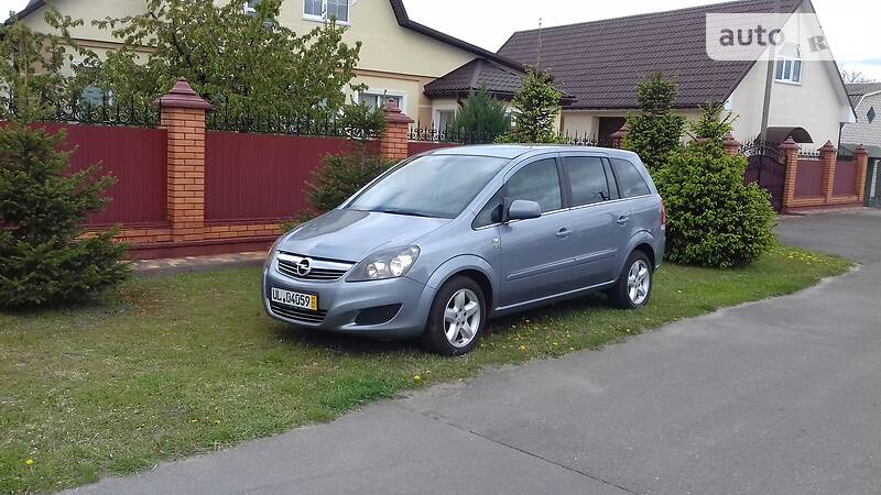 Універсал Opel Zafira 2010 в Броварах